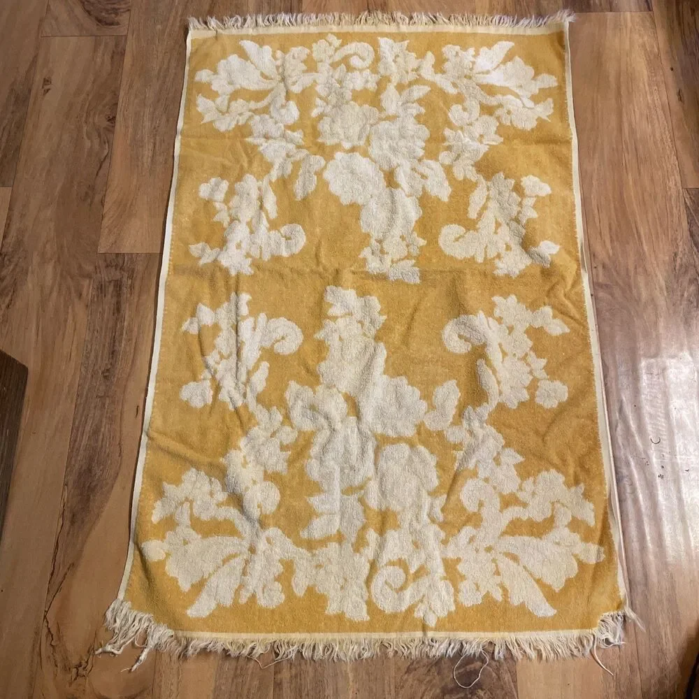 VTG MCM Cannon Monticello Bath Towel Yellow harvest gold Sculpted USA 24X38